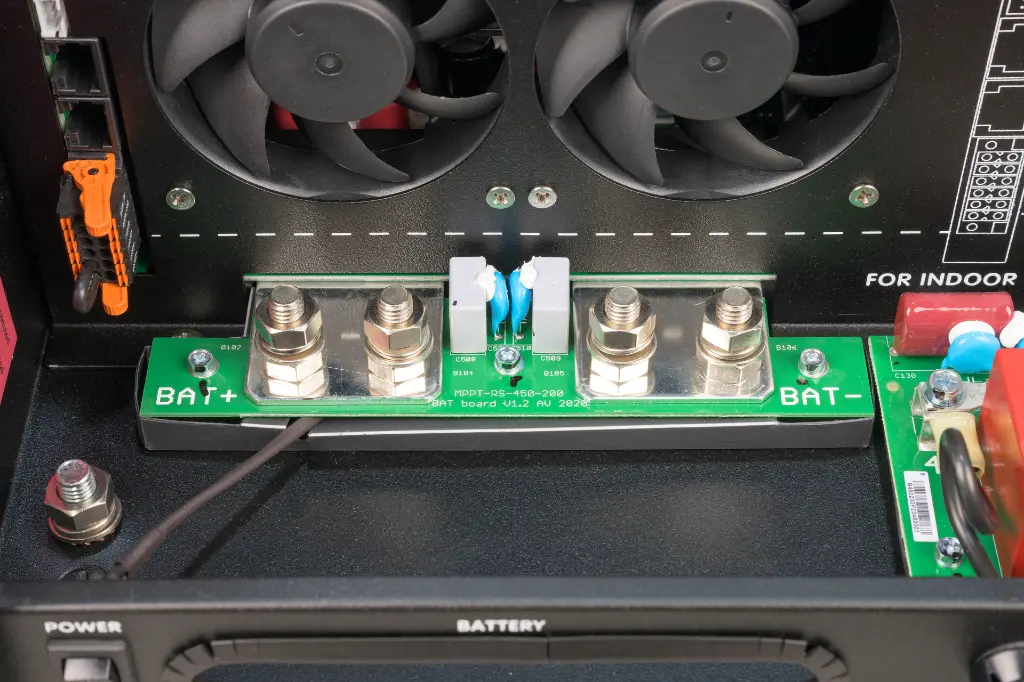 SmartSolar MPPT RS 450-200-MC4 (batt) (1).webp